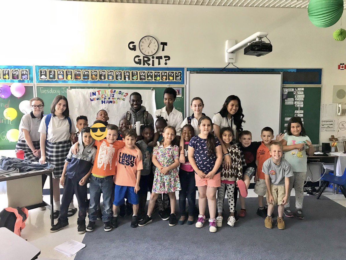 mrsalegault's tweet image. Caring for Other’s last day! #buddybench #learningpartnership #socialandemotionallearning #SEL #grateful @OttCatholicSB @StMichaelOCSB @Immaculata_HS