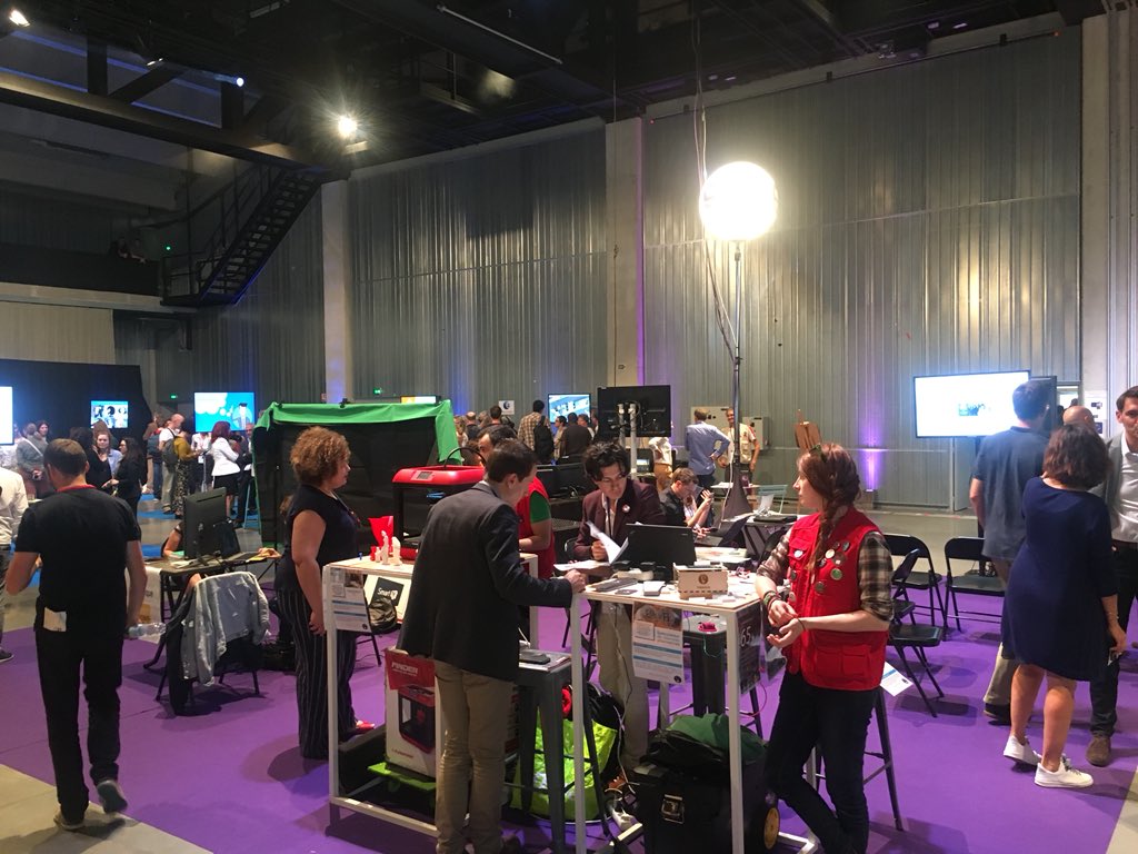 LaurentVitoux's tweet image. La #digitweek s’achève aujourd’hui après une belle semaine consacrées aux métiers du numérique en @hautsdefrance. Avez @Dorna75, @orangebusiness, @OrangePro, @OrangeRSE, nous sommes fiers d’avoir accompagné cette opération qq semaines après le #hellojobs à Lille ! @OrangeHDF