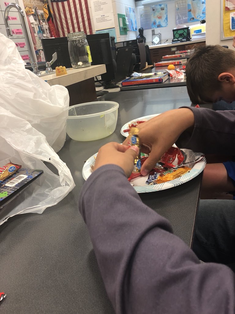 K_Short_AMS's tweet photo. My favorite part about this class was probably this party. Has lots of fun eating food probably going to throw up but whatever🤷🏽‍♀️ #TrentonTuesday https://t.co/nGO3Uc7pha