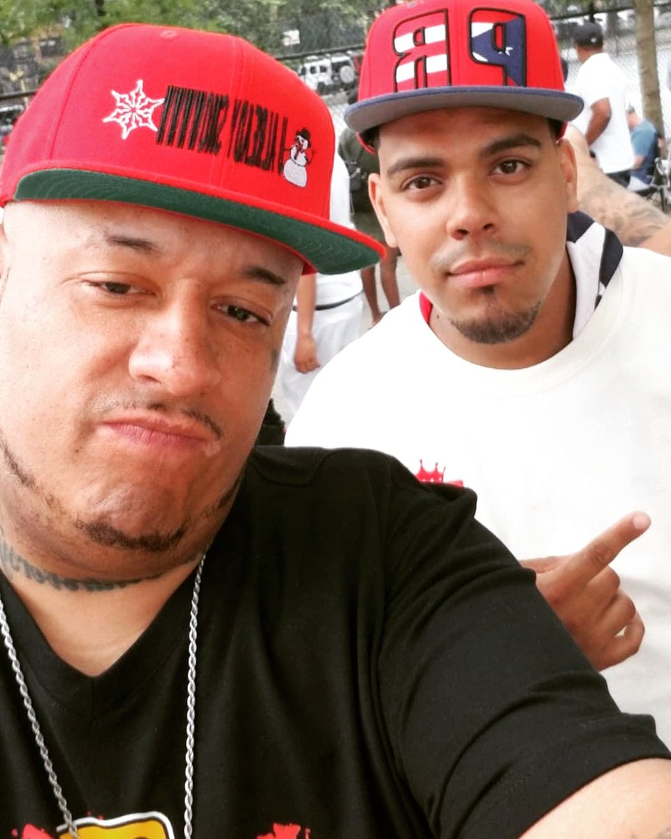 BurgNationT2's tweet photo. MY BORI BROTHER @chriskingny SET IT OFF AND ROCKED THE CROWD HEAVY AT THE #116FESTIVAL HE HAD FAMILY SUPPORT HE HAD GREAT MUSIC GREAT PERFORMANCE AND GREAT MERCHANDISE BORICUA STYLE 🇵🇷🇵🇷 #UALREADYSNOWWWW https://t.co/wHHZtjKO1n