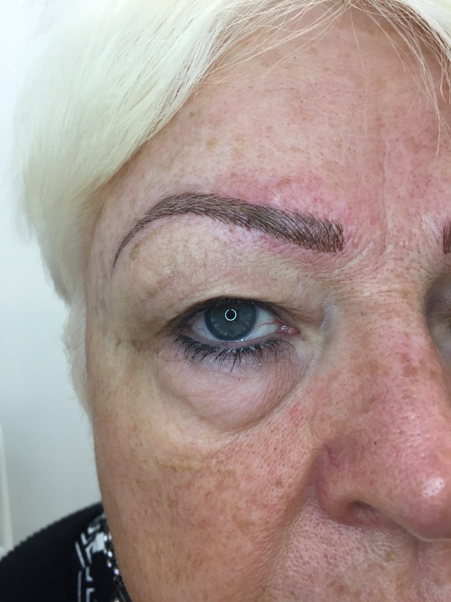 Brows created today, loved creating this over old Tattooted brows done by some one else. 

#semipermanenteyebrows #eyebrows #microbladingeyebrows #browsonfleek #semi permanent makeup #manchester #ormskirk #microblade #microblading