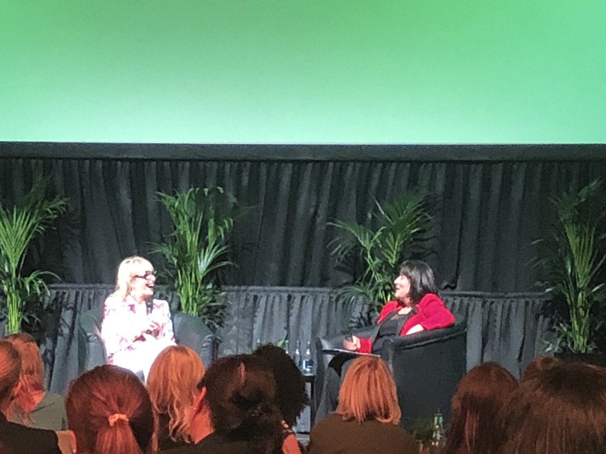 Great closing discussion at #LadiesWhoLaunch - <a href="/AnneHeraty/">Anne Heraty</a> ‘Leaders create forward momentum’ ....’charm gets you into the room but character &amp; trust is what keeps you in the room’ 🙌🏼