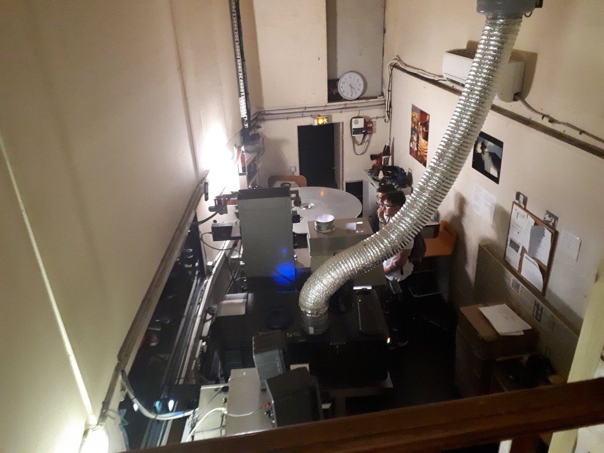 CribeTonite's tweet photo. — Encore une séance de #2001ASpaceOdyssey, en 70 mm à L'Arlequin avec @CocoDyn et @paulcinestuff. Cette fois j'ai demandé si on pouvait voir la cabine de projection. Merci à la projectionniste ! https://t.co/N4gLD1XYer