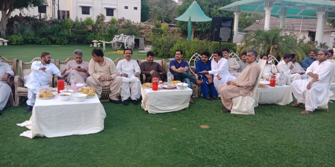 ShokatAbbasiPPP's tweet photo. Attended iftar party given by #IrfanGulMagsi ticket holder #NA227 with @LiaquatShahani_ general sec culture wing sindh @AR_FND @ImrankzPPP and others at magsi house Hyderabad, where a large number of party workers &amp; ticket holder #PS66 @AajizDhamrah were also present. https://t.co/zAH4EcCINi