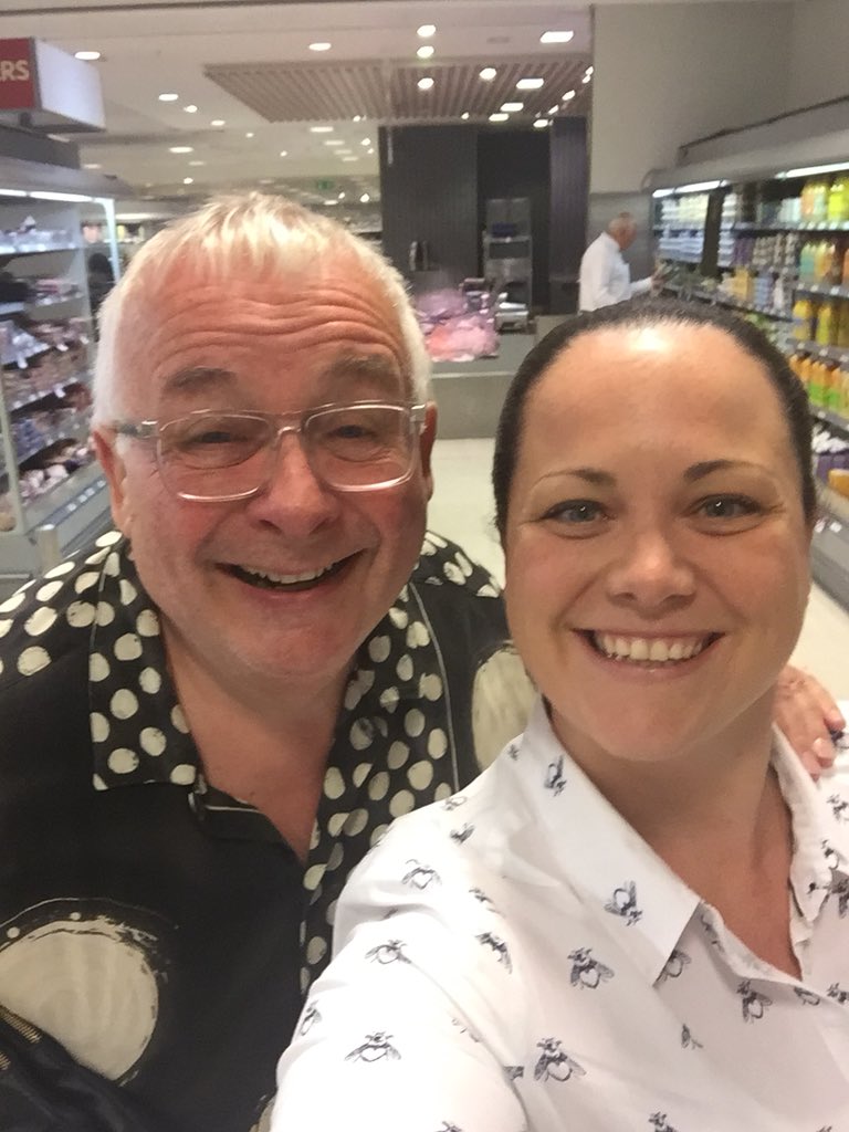 FollySue's tweet photo. When @onebiggins makes your day. Thank you for being so kind during my uncontrollable mass hysteria moment! 🤩 https://t.co/qEpw2AgxRt