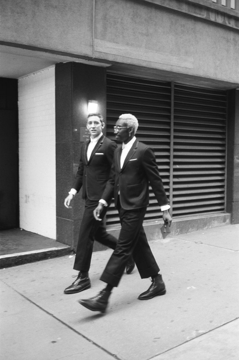 ThomBrowne's tweet image. ... angels ...

lee pace and nathan stewart-jarrett attend the 2018 tony awards wearing thom browne. congratulations to the @angelsbway cast.

ow.ly/kDP030kt1BG 
view more photos from the night on tb journal
@leepace 
#thombrowne #leepace #nathanstewartjarrett #tonyawards