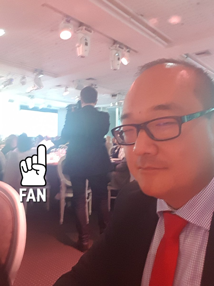 chamaviseo's tweet photo. #galaflotteauto hyper intéressant, très dynamique, au coeur du sujet mobilité, l'attention est accaparée. https://t.co/MwXni0Ls4P
