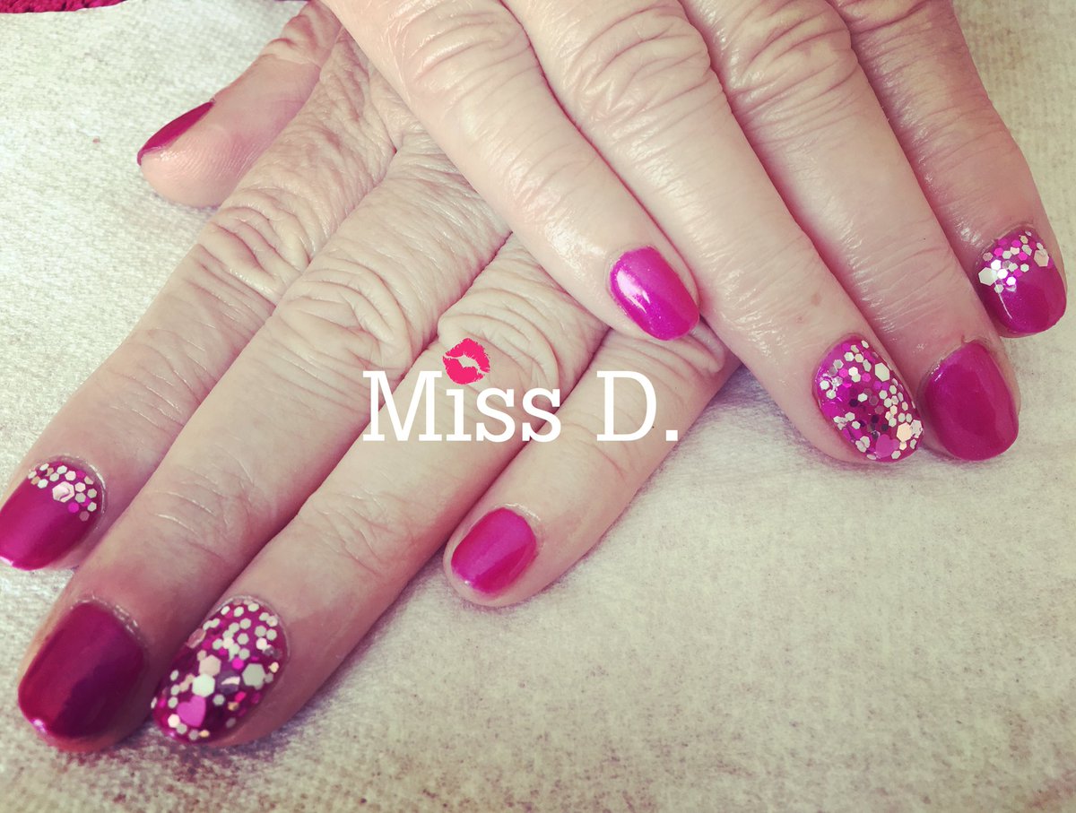 MissD_2014's tweet photo. #gelish #gelnails #gelishcorby #gelpolish #magpieglitter #magpiebeauty #glitternails #glitternailsdesign #nailsofinstagram #nailscorby #missd #mywork #missdbeauty #polygel #gelishpolygel https://t.co/gxJHAs30aS