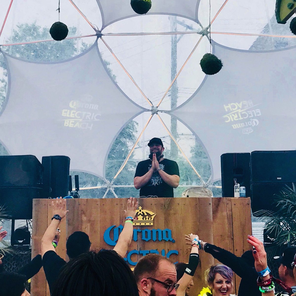 THANK YOU <a href="/SpringAwakeFest/">Papi Spring 🌞 🌺 ✨</a> for an amazing weekend. It was so much fun playing in the <a href="/corona/">Corona</a> <a href="/ElectricBeach/">Electric Beach</a> dome! s/o <a href="/reactpresents/">React Presents</a> and thanks to everyone who came and danced. #SAMF #SpringAwakening