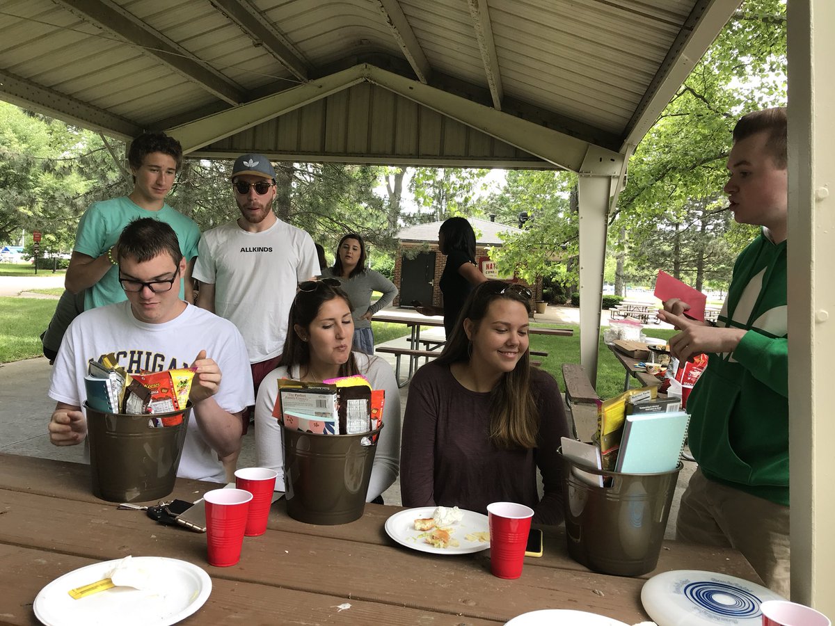 Such fun @GPNorthSA Picnic. This crew sure is the heartbeat of North. Great things already planned for next year. Goodbye and Thank you to our Senior Officers. @katecalmurray @jbteacherman @GPNHS @GPSchools