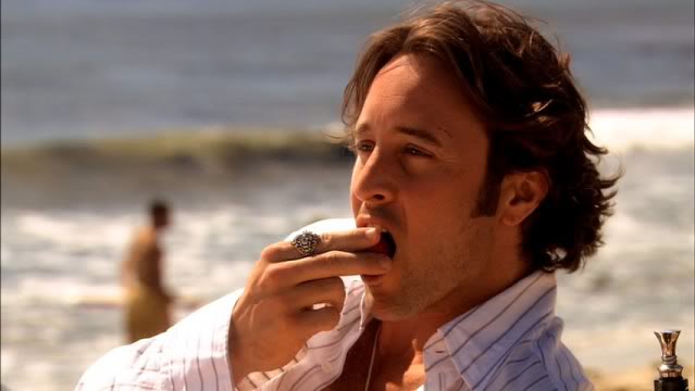 wwMoonlighters's tweet photo. @Becoming_Bryna @alcazar_susan Haha Mick telling Josef how great it was to be human because he got some sun β on the beach with Bethππππ #MickStJohn #MickBeth https://t.co/VoUXI2m58j
