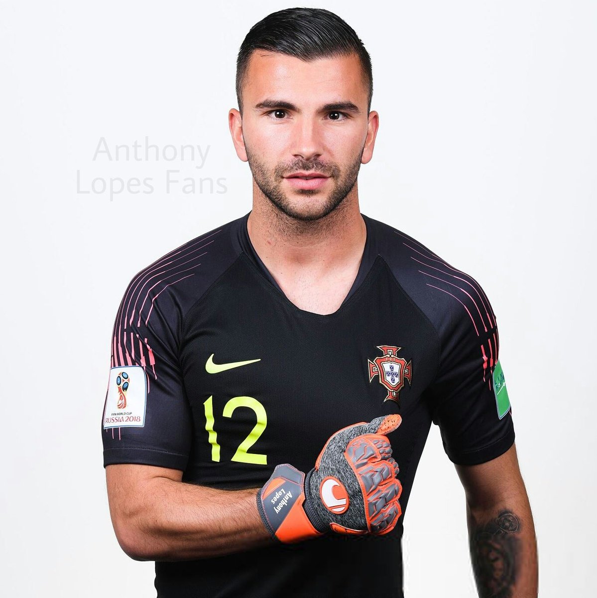 AnthoLopesFans's tweet photo. Il est prêt! 🔥🇵🇹
#AnthonyLopesFans https://t.co/CjrkniDm45