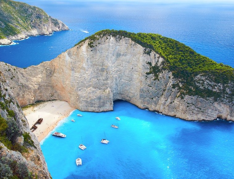 Travitinerary's tweet photo. 40 Beautiful Countries around the World  Via @CNTraveler  https://t.co/FJzUbs9QJJ #TravelDestinations #BeautifulPlaces #Islands #Travel https://t.co/qzIvFHdEkk