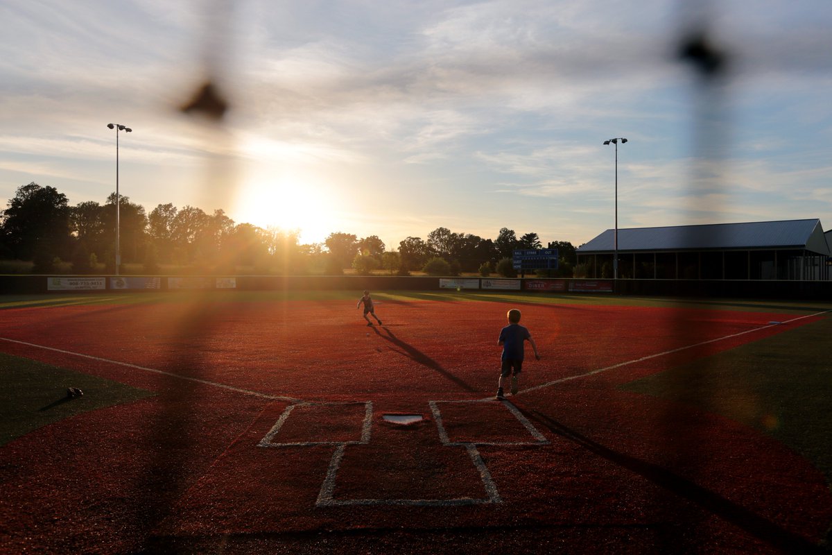 freelphoto's tweet photo. Pretty scene as I leave @DiamondNation after covering the #NJSIAA All Star Baseball showcase this evening. #Sunset #njherald @NJHeraldPhoto https://t.co/LUQcPYhVuN