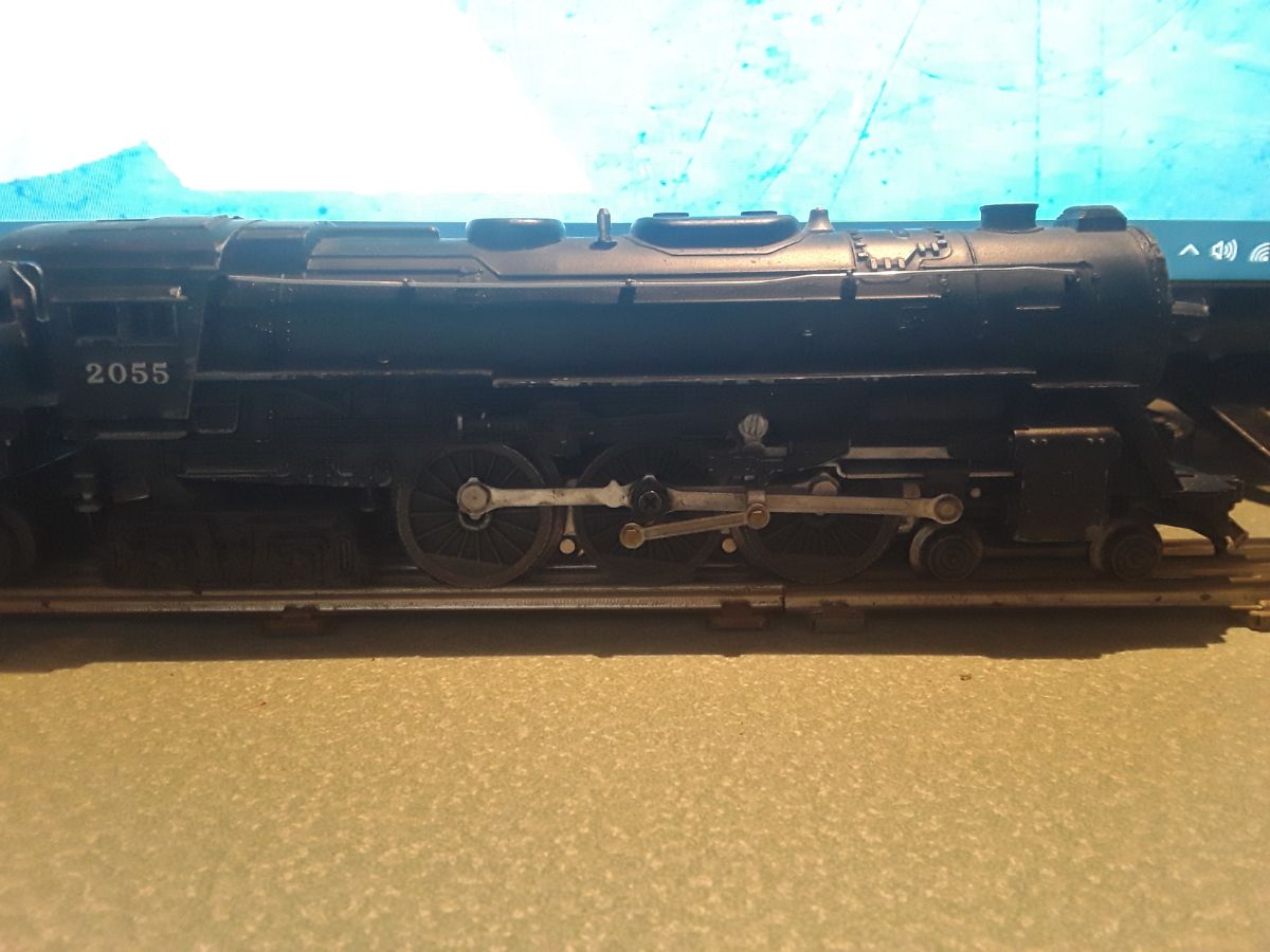 DarrianGames's tweet photo. My new Lionel 2055! Made in 1953 as a premium locomotive. Standard features include; 4-6-4 wheel arrangement with detailed driving wheel hardware, Magnetraction, three-position E-unit, headlight, smoke, wire handrails plus an ornamental bell and whistle. #PostwarLionel https://t.co/E8VxEUQaFZ