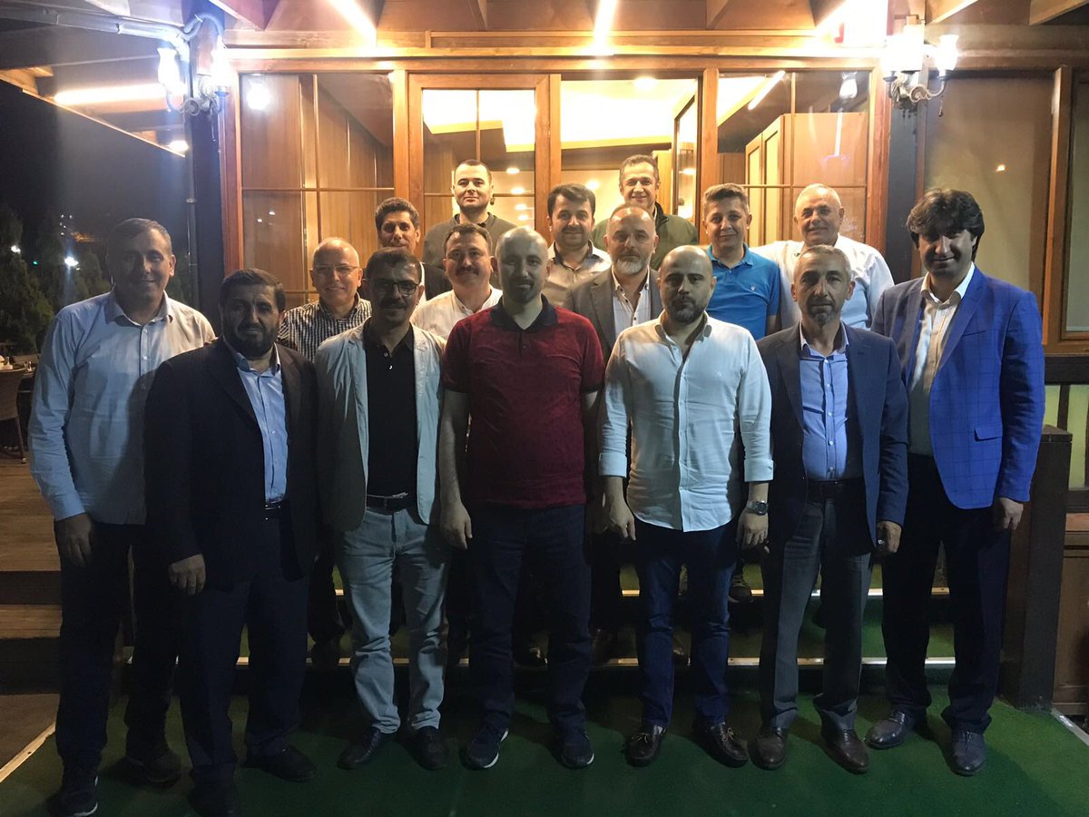 sener_karabulut's tweet photo. 11 Ayın Sultanı Ramazan’ın sonuna yaklaşırken Bir Önceki dönem Ak parti Esenler İlçe Başkanımız @GokhanTaran ve yönetimi olarak birlikte sahur yapıp Hasbihal ettik. @akhuseyinaydin @bayram_akkaya  @enesbozdoan1 @EnginAydogan52 @tevfikkahveci @60salihkaya60 https://t.co/FhkZ0zfWOT