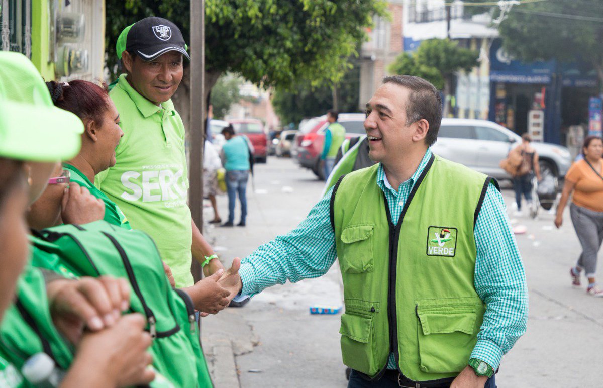 SContrerasMX's tweet photo. Gracias por brindarnos la confianza y entrar a sus hogares.

En San Juan Bosco encontramos que ya somos más los que queremos un cambio de visión. Por #UnLeónDiferente https://t.co/ZEdE63WrLP