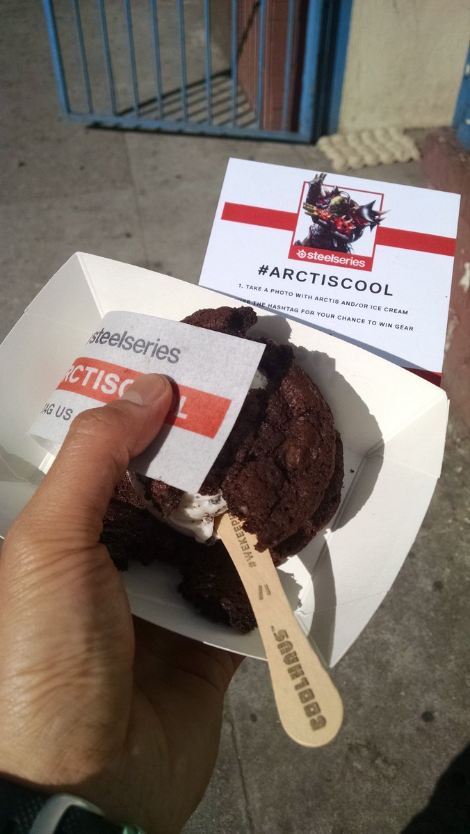 Free ice cream sandwiches! #arctiscool