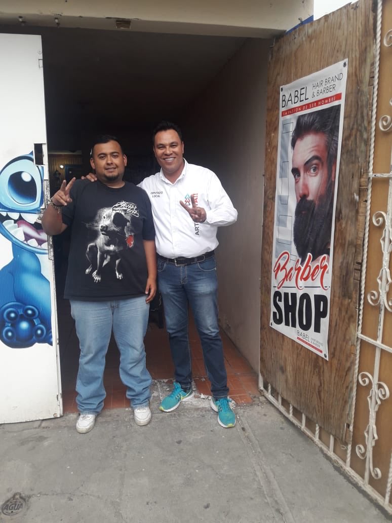 yanez_arturo's tweet photo. Nos dimos un espacio para un corte exprés. 
¡Gracias barbería shop! Listos para seguir recorriendo el #2D. https://t.co/ma5IkeQwCU