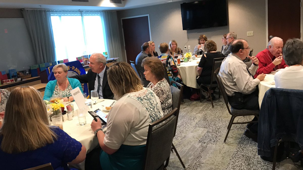 mpbea's tweet photo. Mountain Plains Award Supper #mpbea18 https://t.co/1hij2FJ2S2