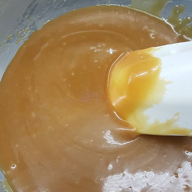 TickTockChoc's tweet photo. Mmm. Salted caramel in the works.
#chocolates #chocolatier #caramel #saltedcaramel #foundationkitchen #ticktockchocolates #somervillema #waltham https://t.co/Qyyo38wym0 https://t.co/6vVhw0fHN3
