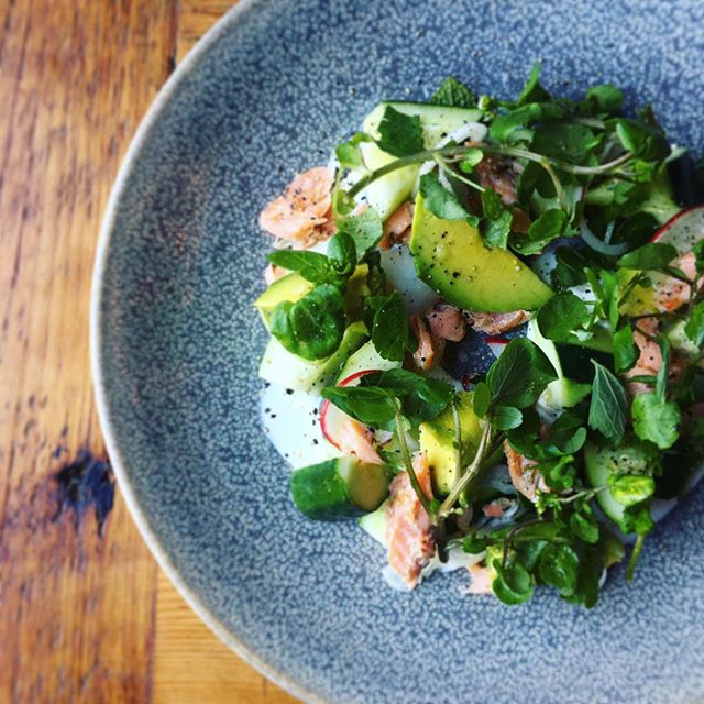 ElPaseoMV's tweet photo. Cucumber Avocado | house smoked Mt. Lassen trout | watercress | @BellwetherFarms creme fraiche 🥒 🥑 https://t.co/Liw6IIxxuR