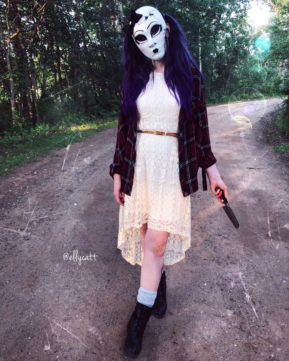 I had the honor of partnering with Universal Pictures Home Entertainment for the release of the movie The Strangers: Prey at Night which is in stores TODAY! Creepy tutorial for this will be live on my YouTube channel soon! Link in bio! 🔪🖤 #ad #TheStrangers #PreyAtNight