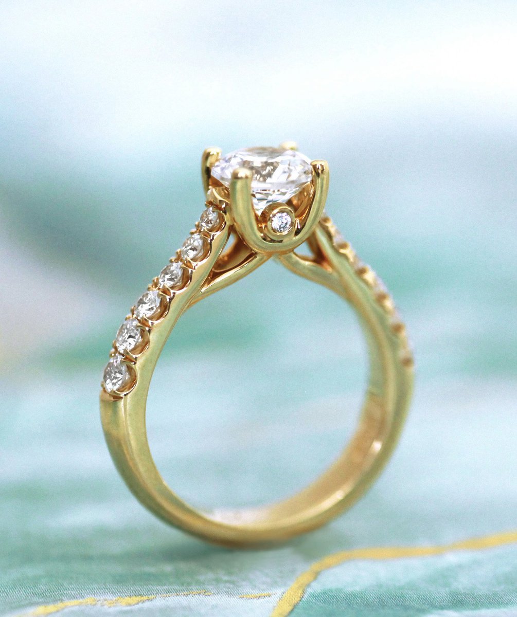 CoastDiamond's tweet photo. You are gold baby, solid gold. π#showyourcoast
#coastdiamond #proposal #heirloom #engagementring #weddinginspo #diamonds #jewelryaddicts #jewelrylover #bridalfashion #bridalinspo #bridetobe #tietheknot #jootd #love #sparkle #weddingplanning #weddingband #weddingset #beplatinum https://t.co/RYslA797UC