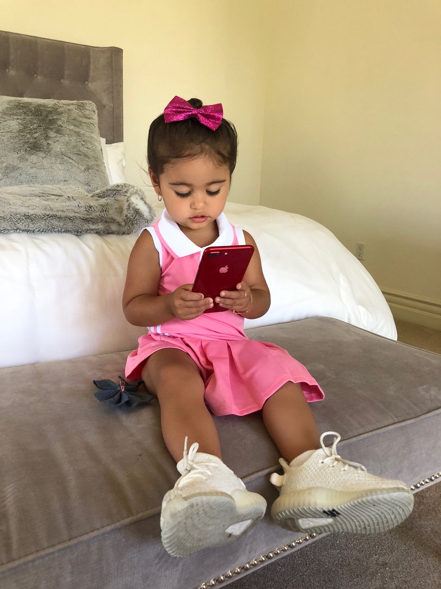 CatherinePaiz's tweet photo. Finally got her sitting still😩 Today’s video is too adorable💞📚 https://t.co/8fcL3OpNcA