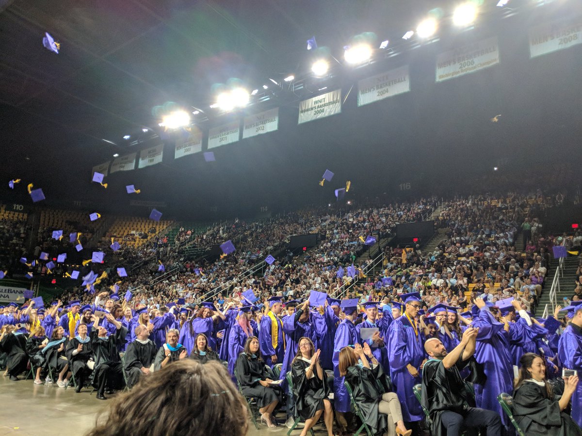 YoungrenYoung's tweet photo. Congratulations @LBSS2018! So proud of each and every one of you! https://t.co/m2K7AhsWUH