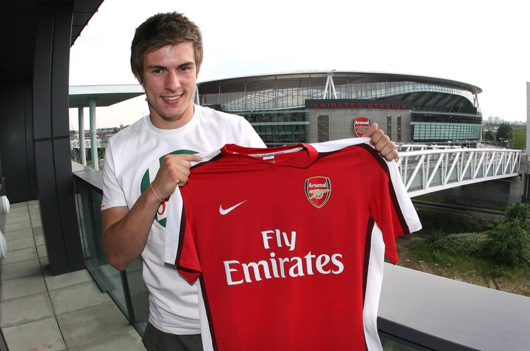 Happy birthday to Aaron Ramsey.         