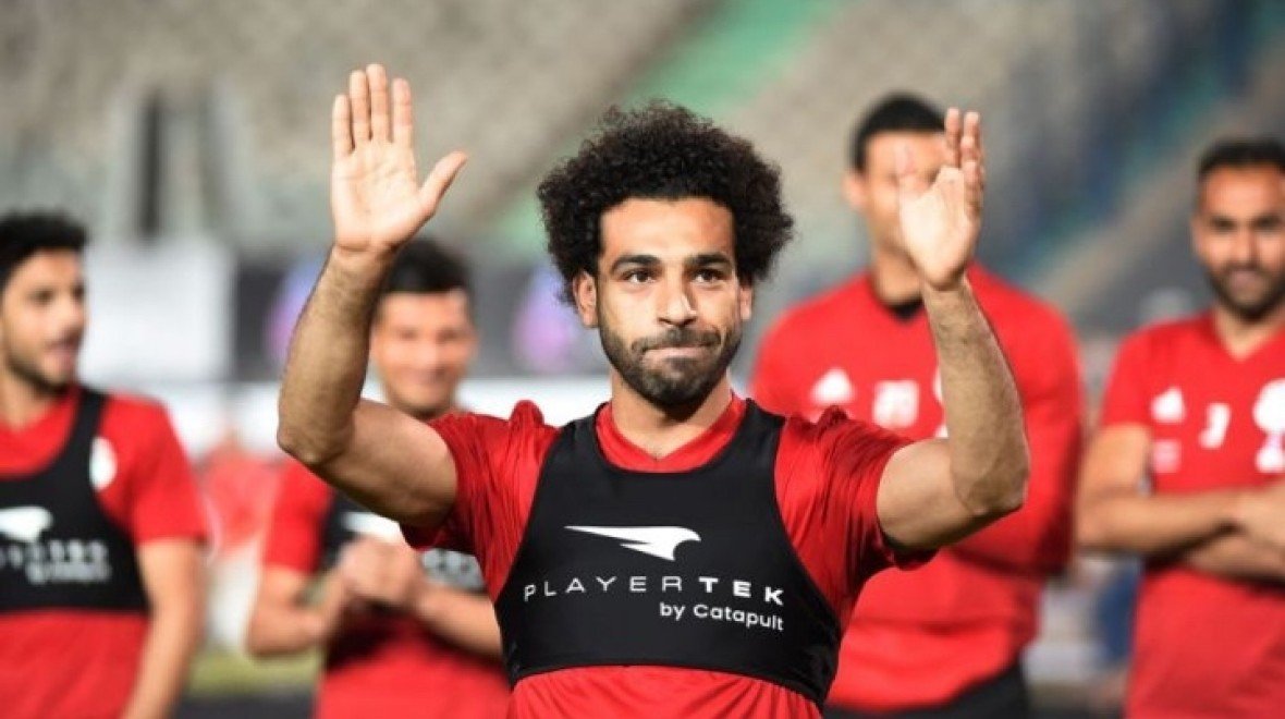 wareable's tweet photo. #FIFA gives @CatapultSports's player tracking tech a thumps up for in-game use https://t.co/xdmV7XwhBA https://t.co/jzpRgrMOg2