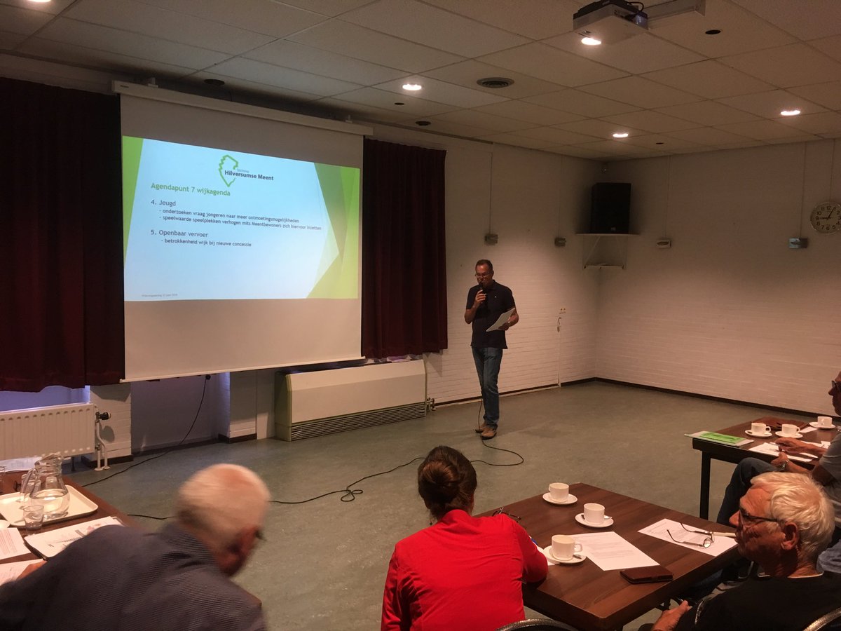 Eerste #wijkagenda #Hilversum van dit jaar is een feit, van de Hilversumse Meent 👍 Onze nieuwe wethouder van (oa) ‘buurtgericht werken’ ⁦<a href="/PelsinkAngelika/">angelika pelsink</a>⁩ en de nieuwe wijkwethouder ⁦@WimarD66⁩ waren erbij. Betrokken bestuurders!