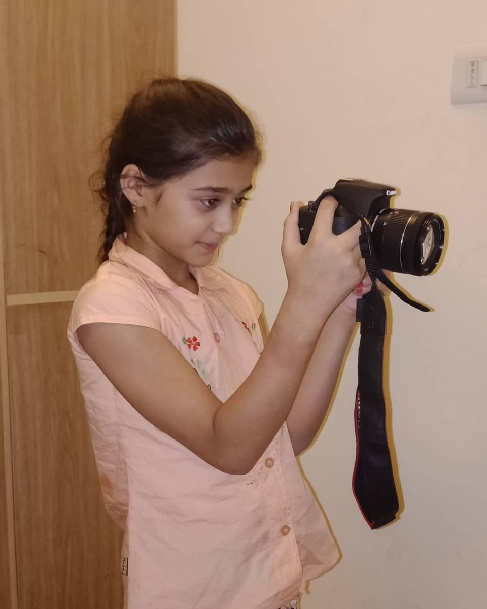 BrindaDahal's tweet photo. Trying to capture Photo with DSLR https://t.co/3DNEYeLaam