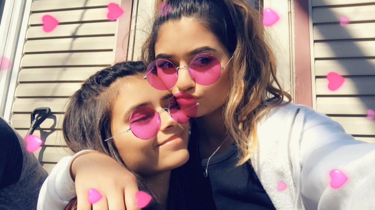 Isabel_Sanchez5's tweet photo. Happy birthday lil, love you ❤️❤️❤️ @Lillian_010 https://t.co/hUsgIQleje