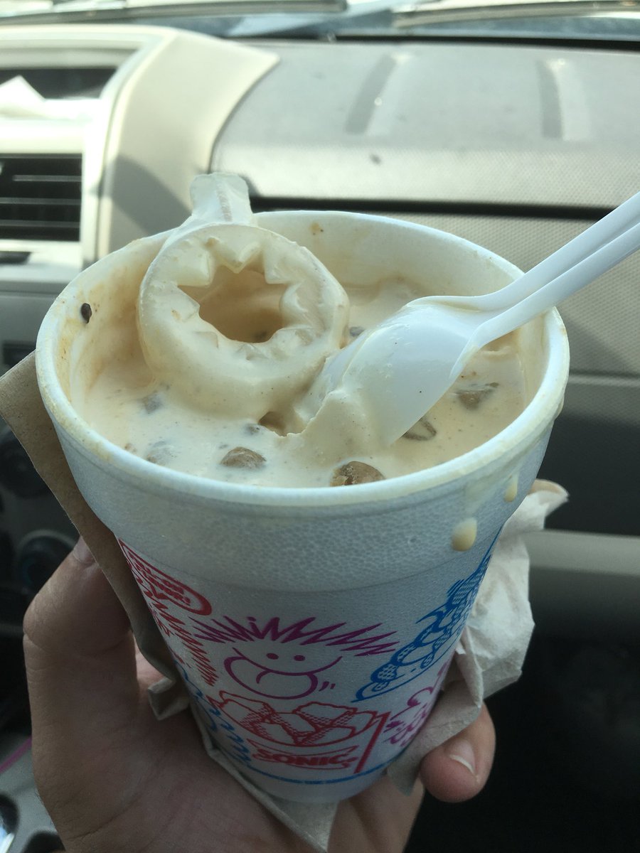 DylanPuls's tweet photo. Pretty sure that’s not ice cream. @sonicdrivein https://t.co/nWcX5xPIxp