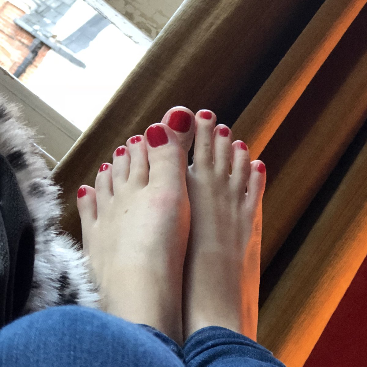 MissDemeanoured's tweet photo. My poorly toe is much better now 😈 Ready for mischief again. Who's coming to join? 🔥 #findom #domme #worship #paypig #feet #footfetish @RTfindomfeet @rt_feet @RTSubBitch https://t.co/yKp2Ik406K