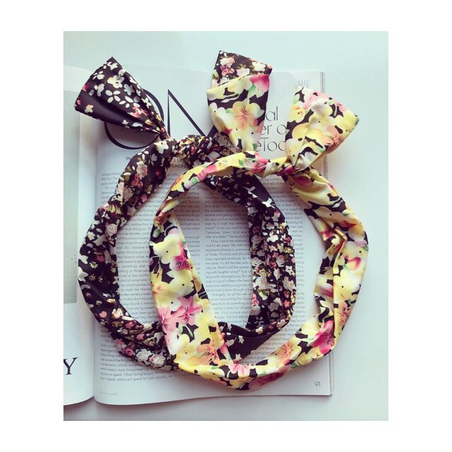 🌼🌸 Flower Power Headbands 🌸🌼 £5 each depop.com/lizzletrix #headbands #retro #accessories #festivalwear #summer #lizzletrix #fashion #london