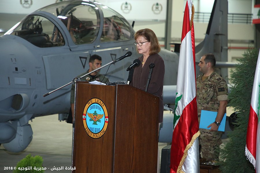 لبنان يتسلم طائرتي «توكانو» هذا الأسبوع وعون سيطلب أسلحة جديدة من واشنطن DfhKCDyX4AA0Vwc