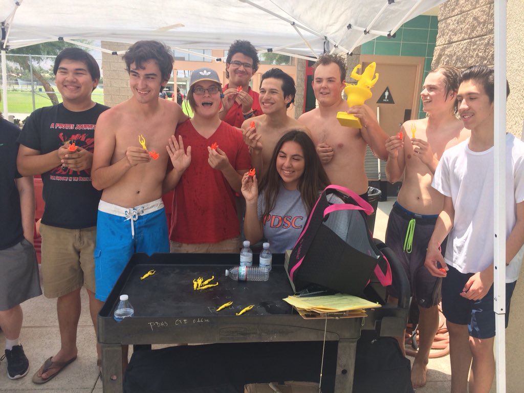 CollegeCareerDS's tweet image. Winners! Of the 2018 Amazing Aztec Cardboard Boat Race Regatta! Team Jolly Rancher! #pdaztecpride #pdhscte #dsusdcte @PDAztec_Zink @DSUSD_CTE @DesertSandsUSD @pdaztecinfo