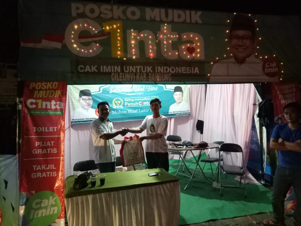 Yg mudik jalur cileunyi nagreg jangan lupa mampir d posko mudik C1nta <a href="/cakimiNOW/">A Muhaimin Iskandar</a> <a href="/CucunCentre/">Cucun Centre</a> <a href="/dpwpkbjabar/">DPW PKB JABAR</a>