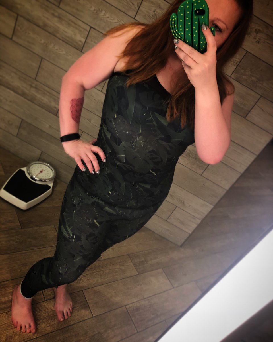 megszee's tweet photo. So I wore my @yogangsters jungle print today. Um yeah it’s lush innit. #teamyogangster #yoga #curvygirl https://t.co/YwJCEaYpON