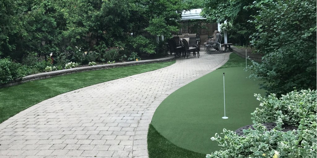 LazyLawnCanada's tweet image. A lovely two-hole putting green adds a great recreational activity for seniors at this retirement home.

 #artificialgrass #puttinggreendesign #golflovers #golf #puttinggreen #retirementhome