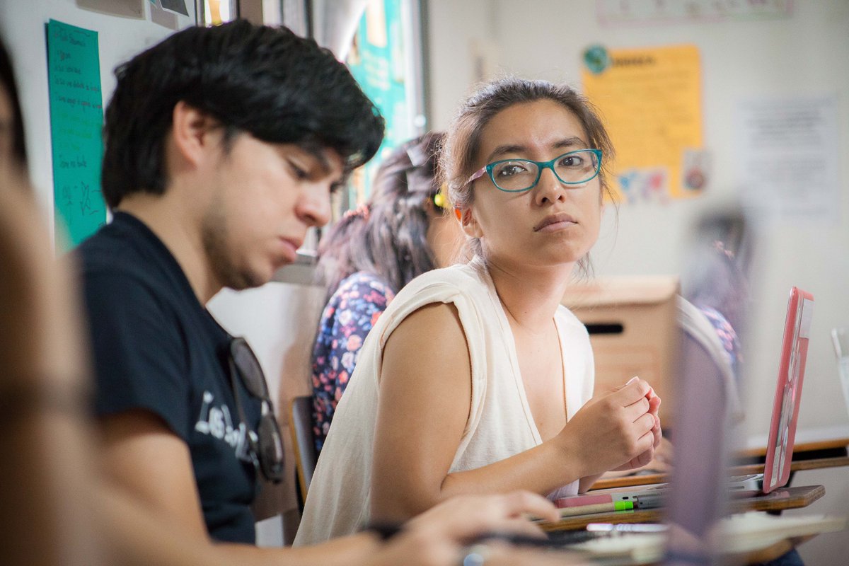 foroCAP's tweet photo. Durante el #ForoCAP2018 realizamos talleres de periodismo político, de edición, de cine documental, de visualización de la información y sobre cómo se lee una noticia. Para ello contamos con los mejores maestros de la región. Puees ver la galería en 👉📸 https://t.co/Q4Dtm5YxB5 https://t.co/V3gjQYtpZt