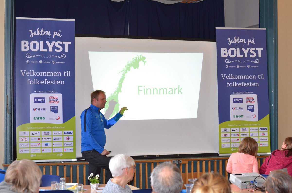 Identitet, optimisme, raushet og inkluderende lederskap preget motivasjonsforedraget til Roger Finjord under den første #Bolystuka i Lebesby. - Det meste er nord, påpekte Roger, som mener hele Norge kan slås sammen med Finnmark. <a href="/Finnmarkfylkesk/">Finnmark fylkeskomm</a> #Finnmarkfotballkrets