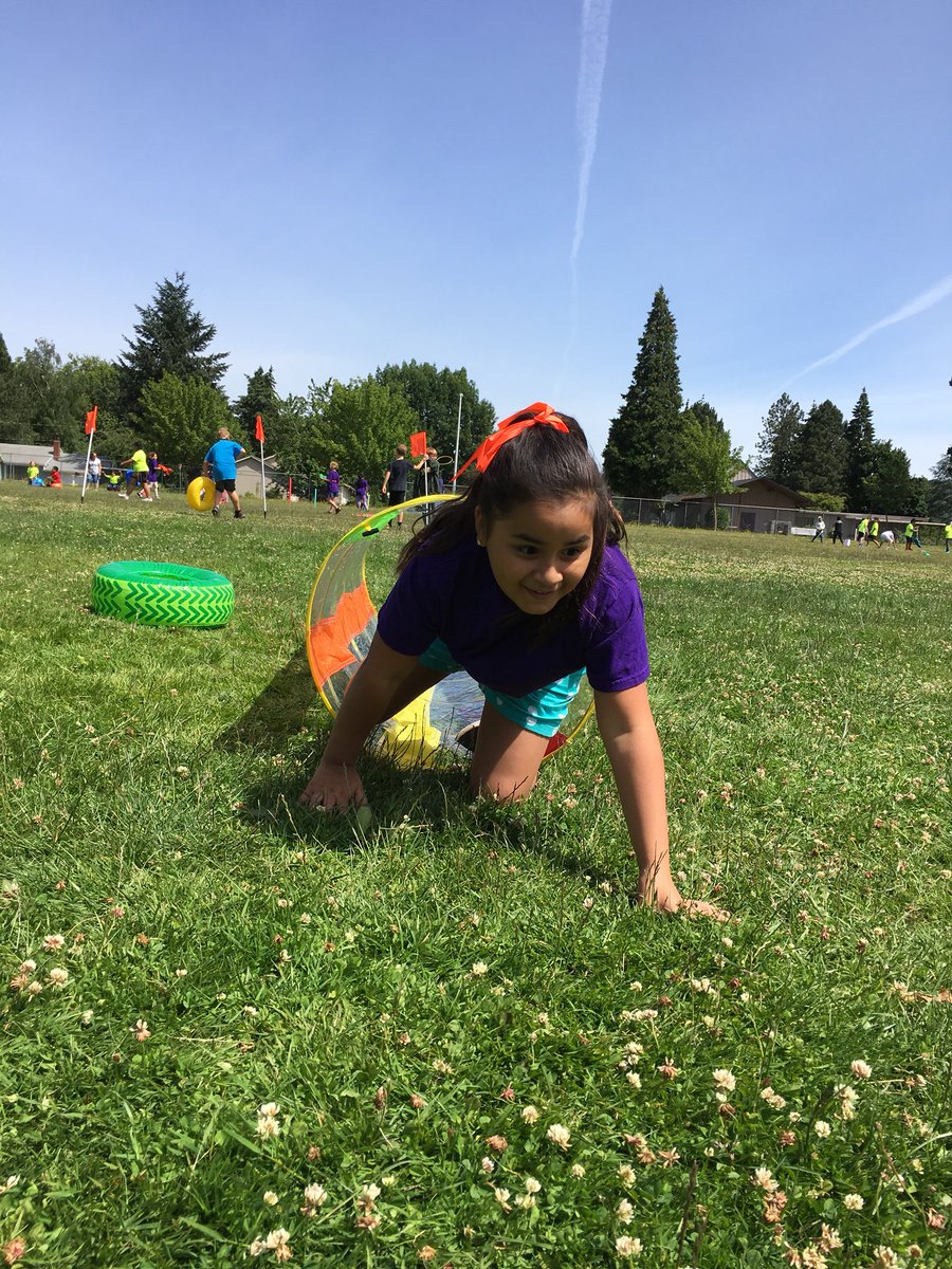 careyononon's tweet photo. Field Day 2018!  What a beautiful and fun day!! @MetzgerMustangs https://t.co/D2KRd5Tzbn