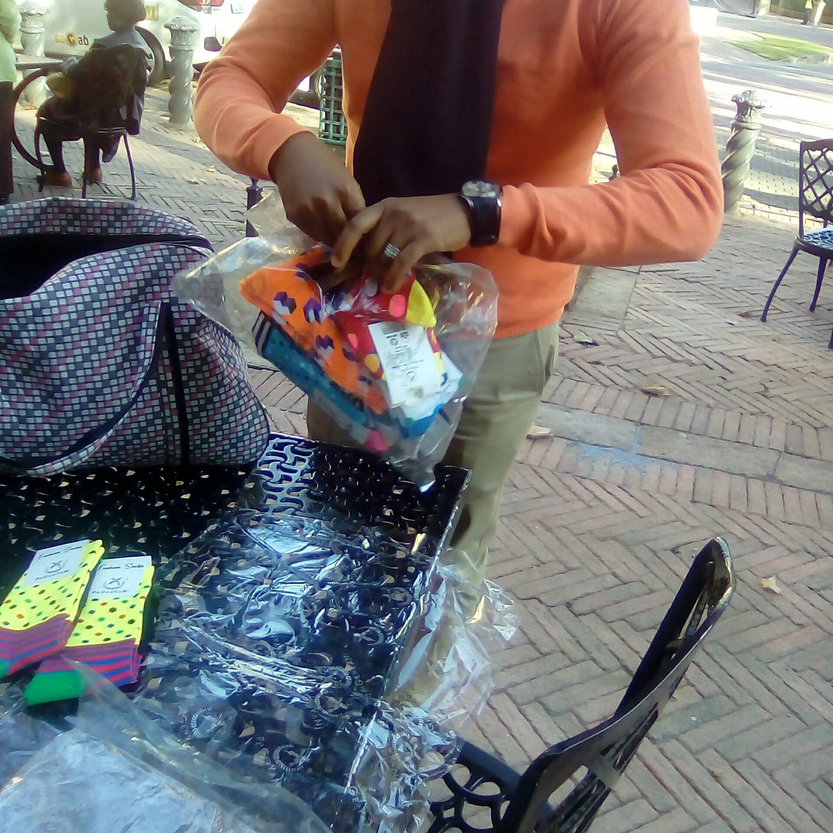 Sosha_Hustler's tweet photo. I sell socks door to door every day bcoz hustling is all know. @djsbu once said it doesn't come on silver platter #GetUpGoGetIt and @iamtbotouch once said let's kill this #poverty. And @MzekezekeTS once said #Fosta
R100 for 6 Pairs... RT https://t.co/rJIMNU9cAq