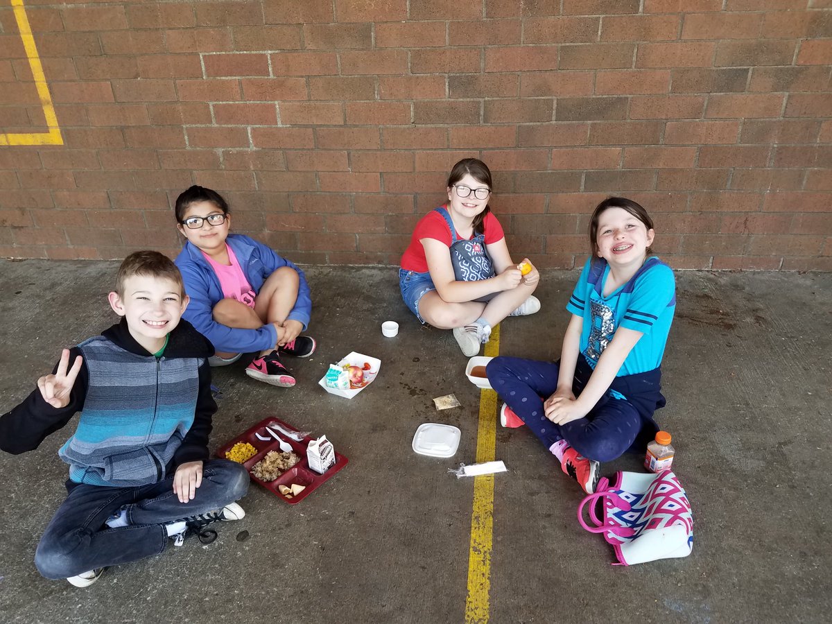 When it's the last few days of school and the sun is shining,  might as well eat lunch outside.  #heahawkpride #epspride #sunnydays