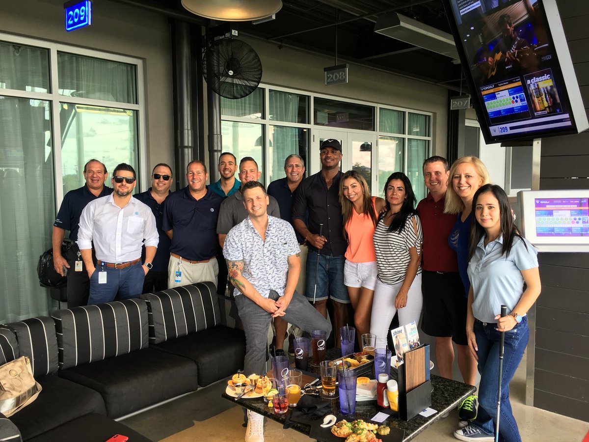 attShankSickles's tweet image. Team building and celebrating results with south Florida Fiber Team... #1Fiberteam #beastintheeast #fiberforce