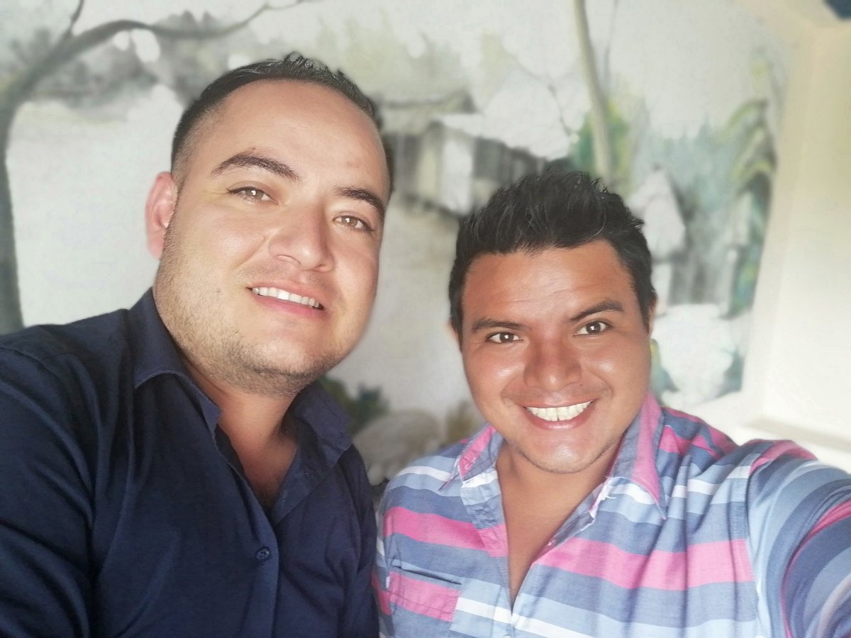 pechan_angel's tweet photo. Un honor recibir en #QuintanaRoo al Senador @arturozamora, líder de la @CNOPNacional, sin duda su visita viene a fortalecer los trabajos de nuestro partido en la Estidad, vamos juntos por un mismo objetivo "Un #México mejor" de la mano de @JoseAMeadeK #UnidosSiEsPosible #Meade18 https://t.co/s3zvbWxolB